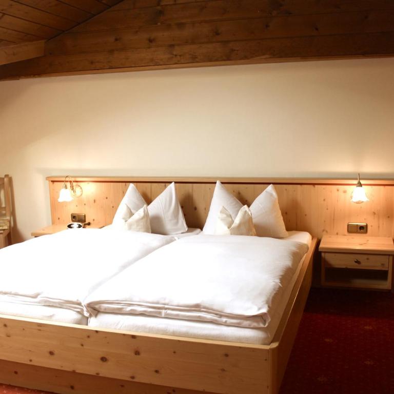 Gästehaus Menkenbauer inkl. Chiemgaukarte - Doppelzimmer mit eigenem Bad - 4