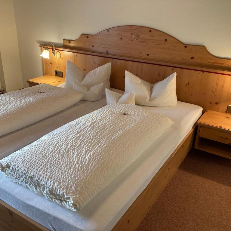 Gästehaus Menkenbauer inkl. Chiemgaukarte - Doppelzimmer mit Bergblick - 6