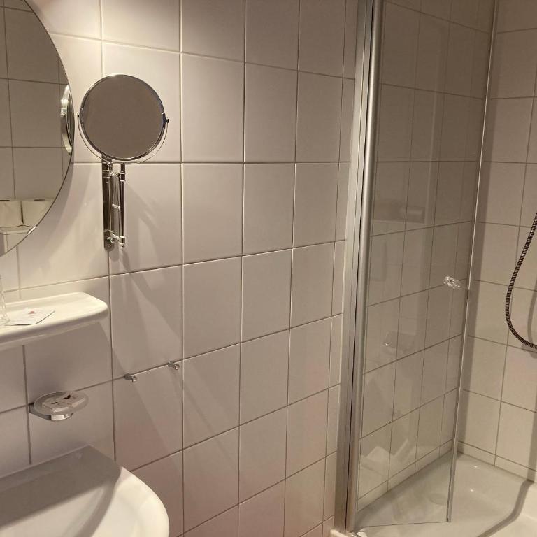 Gästehaus Menkenbauer inkl. Chiemgaukarte - Standard Doppelzimmer - 6