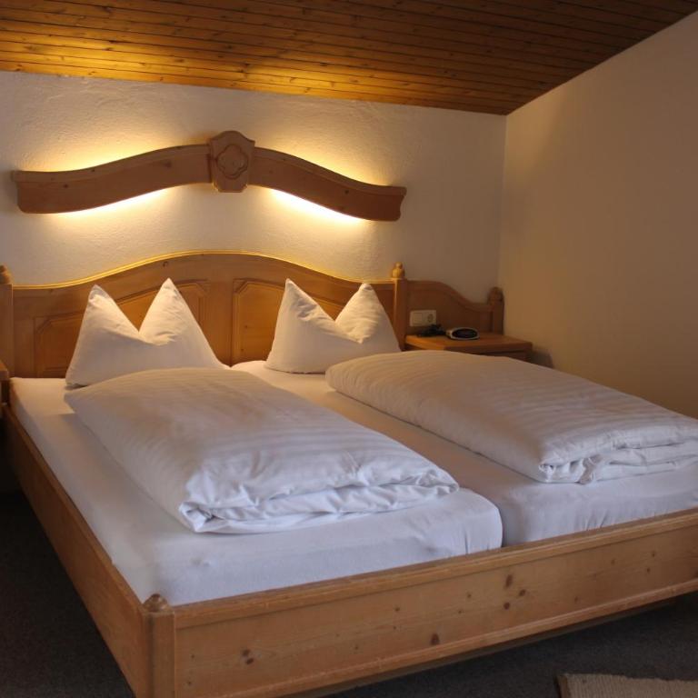 Gästehaus Menkenbauer inkl. Chiemgaukarte - Budget Doppelzimmer - 2