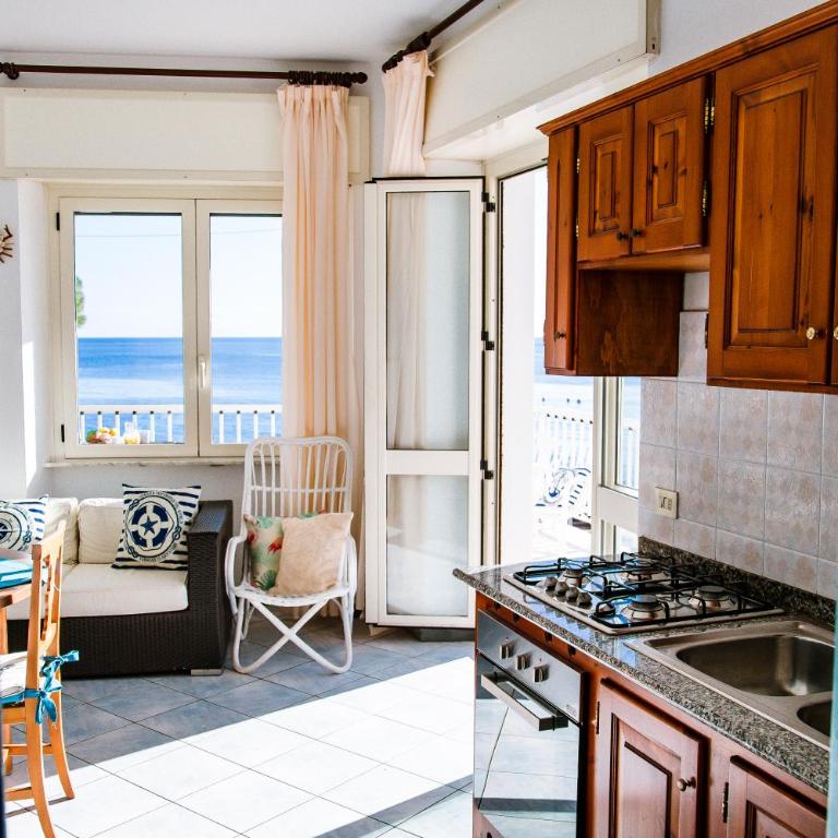 Terrazza Lungomare, e sei in spiaggia... - Appartamento con 2 Camere da Letto - 7