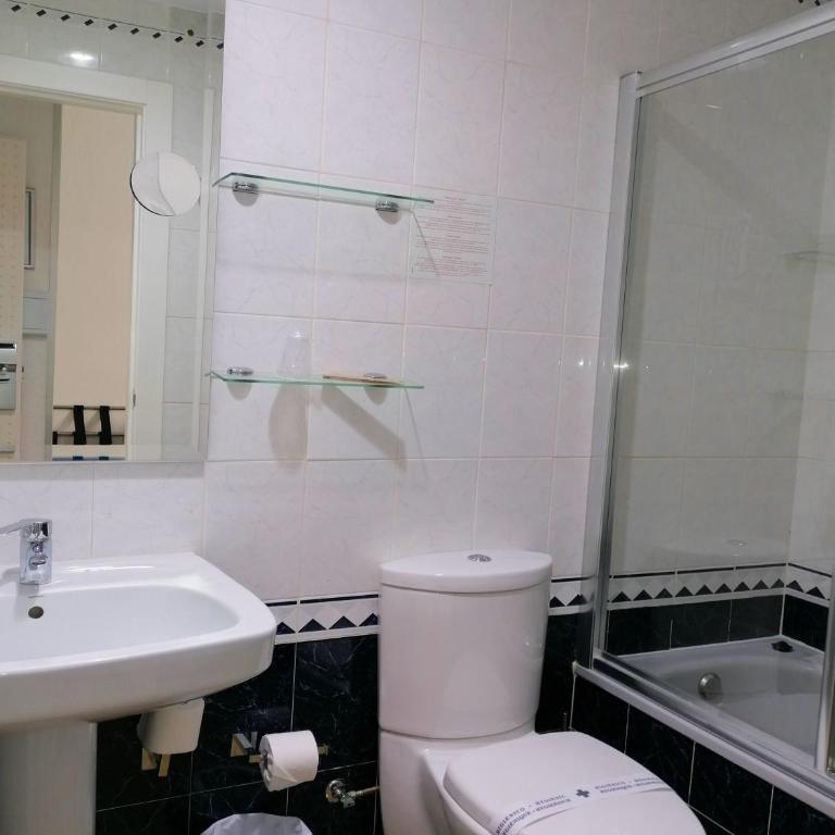Hotel Molinos - Triple Room - 9