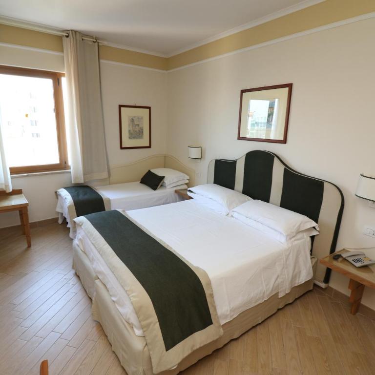Hotel Tourist - Camera Tripla Classic - 2