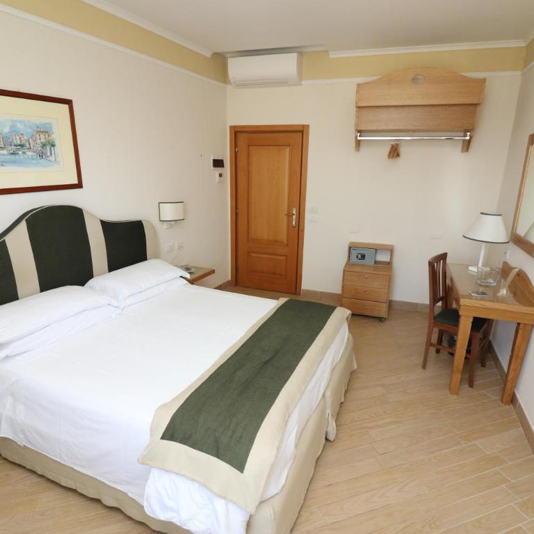 Hotel Tourist - Camera Matrimoniale Classic - 2