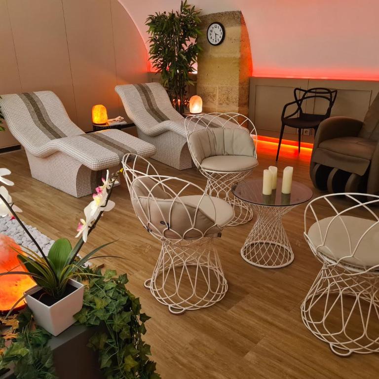 Hôtel Brésil Opéra SPA - Chambre Double ou Lits Jumeaux Confort avec Accès au Spa - 1