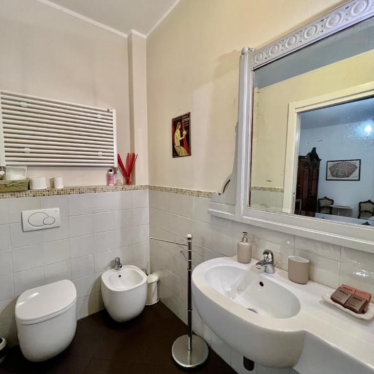 Giulia's room - Camera Matrimoniale/Doppia con Letti Singoli con Bagno Privato - 23