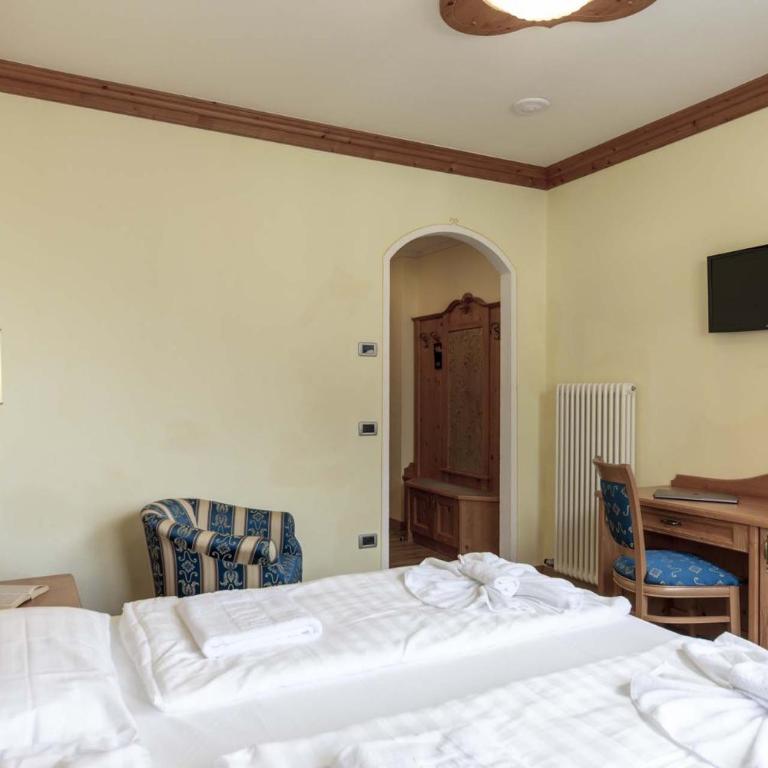 Ariston Lake View Hotel - Doppelzimmer mit Zustellbett - 3