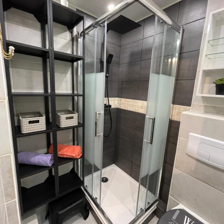 Studio vue port, belle terrasse, piscine - Apartment mit 1 Schlafzimmer - 11
