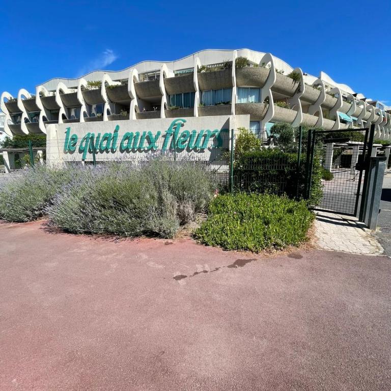 Studio vue port, belle terrasse, piscine - Apartment mit 1 Schlafzimmer - 14