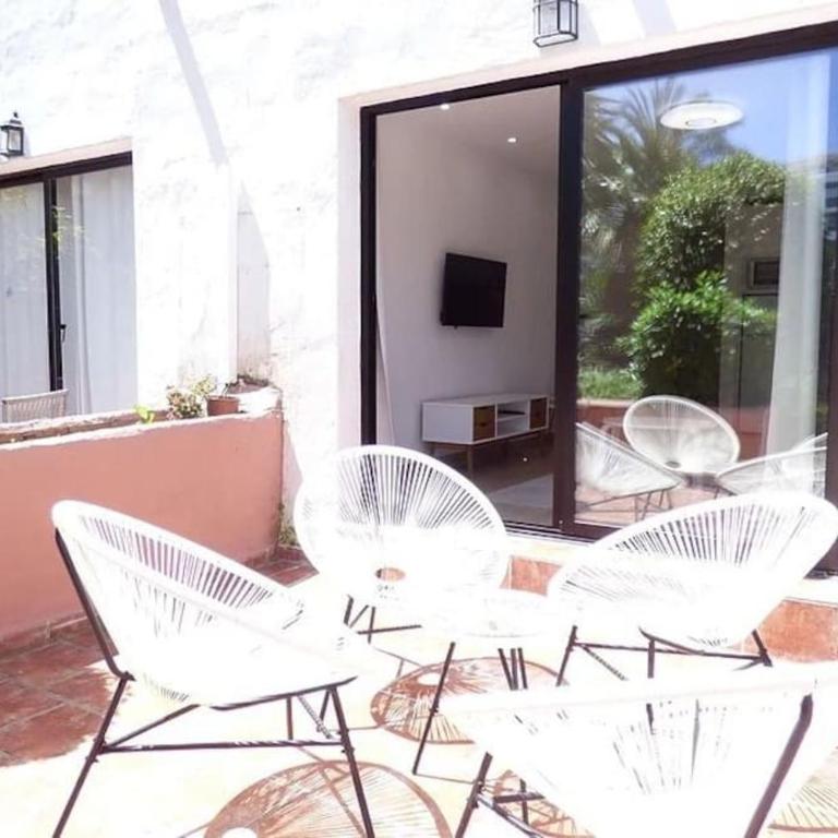 Luxury Apartment in Puerto Banus Free Parking, 100m to Beach & Marina - One-Bedroom Apartment - 8