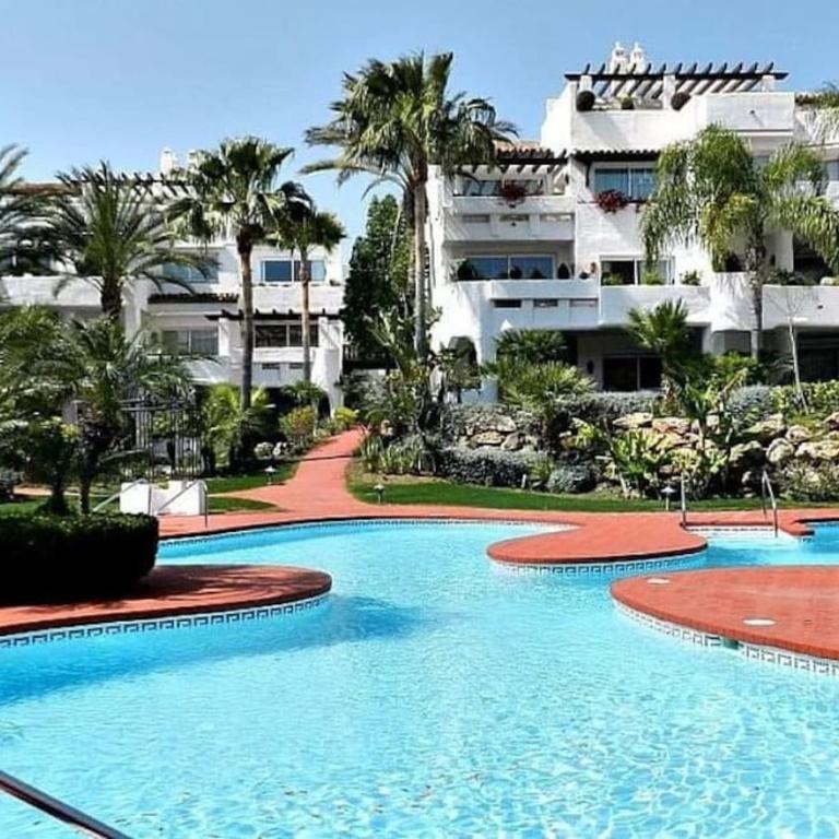 Luxury Apartment in Puerto Banus Free Parking, 100m to Beach & Marina - One-Bedroom Apartment - 6