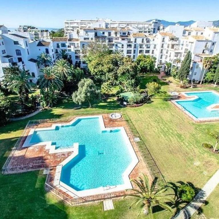 Luxury Apartment in Puerto Banus Free Parking, 100m to Beach & Marina - One-Bedroom Apartment - 5