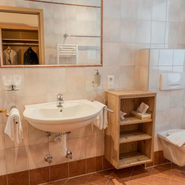 Sweet Cherry - Boutique & Guesthouse Tyrol - Doppelzimmer mit Balkon - 5