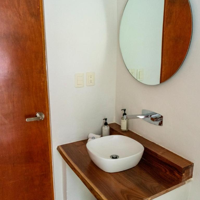 Hotel Circulo Bacalar - Suite con cama extragrande - 11