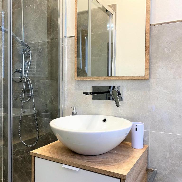CASA STELLA - A Due Passi dal Corso di Siena - Two-Bedroom Apartment - 8