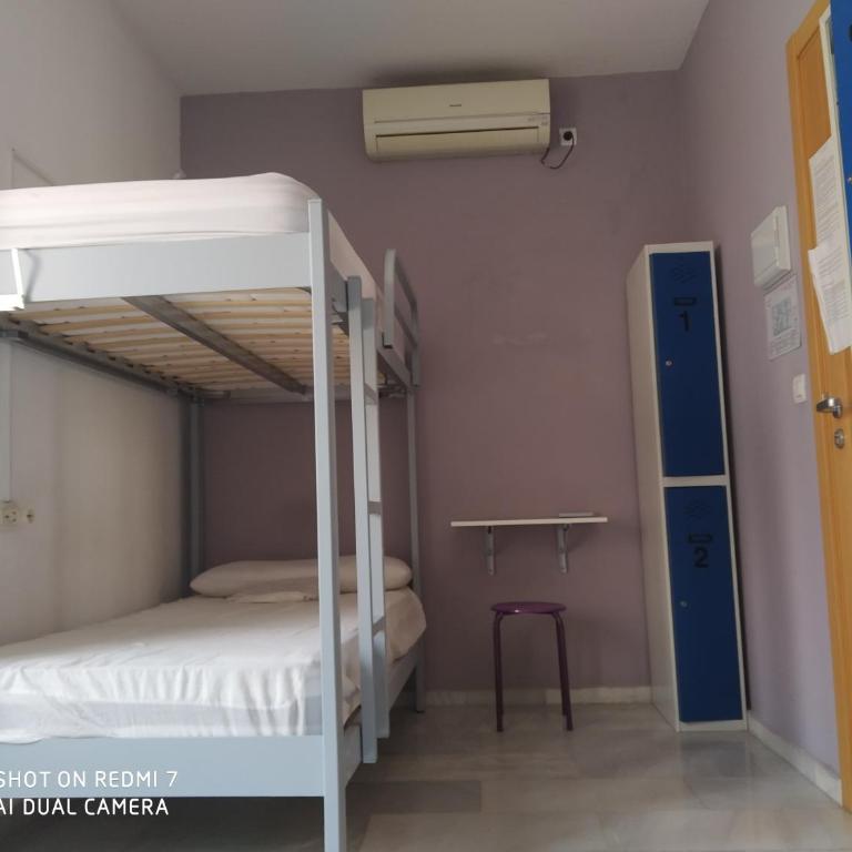 Granada Old Town Hostel - Bunk Bed in 4-Bed Dormitory Room - 14