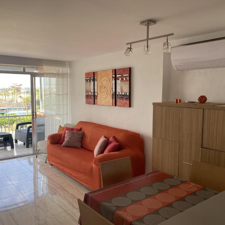 SUN AND BEACH LOVER LA PINEDA XXX - Two-Bedroom Apartment - 2