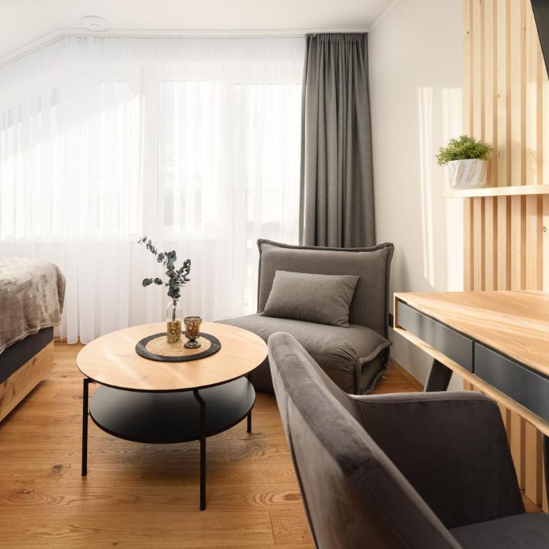 Das Weinkitz - Zimmer mit Kingsize-Bett und Bergblick - 2