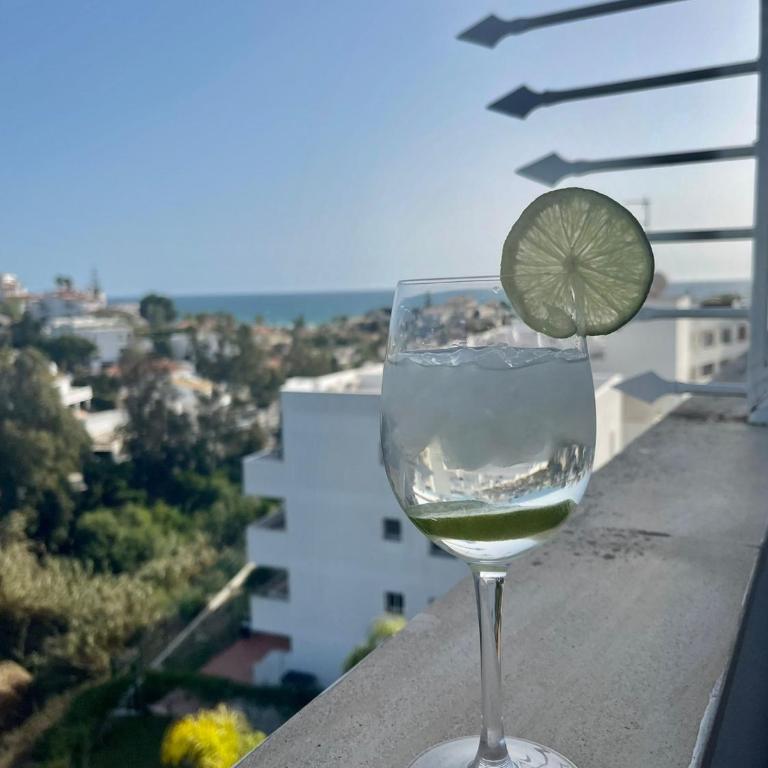 Two Bed, Two Bath Apartment with Sea Views - Angel de Miraflores - Apartamento de 2 dormitorios - 14