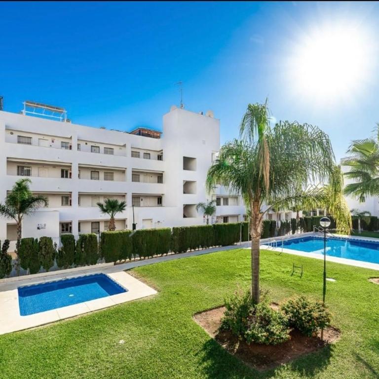 Two Bed, Two Bath Apartment with Sea Views - Angel de Miraflores - Apartamento de 2 dormitorios - 23