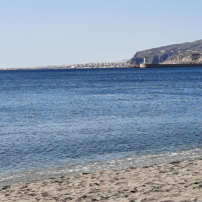 Apartamento a 50 m del mar con aire acondicionado y WiFi, Ideal familias,parejas - Apartamento de 1 dormitorio - 50