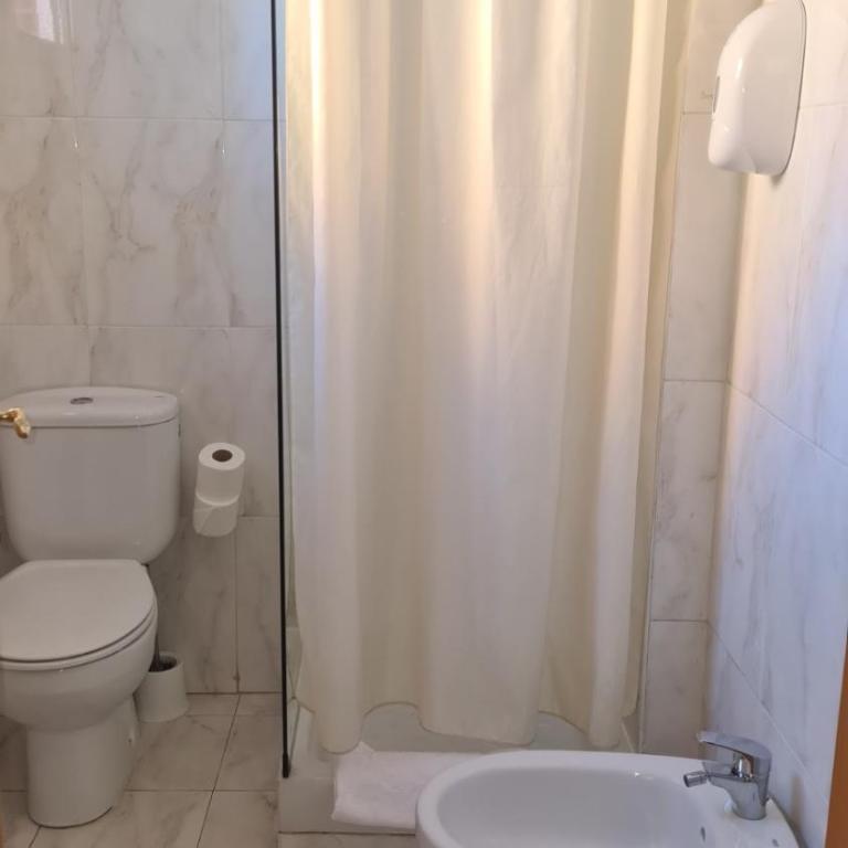Hotel Cosmos Tarragona - Habitación Triple con balcón - 8