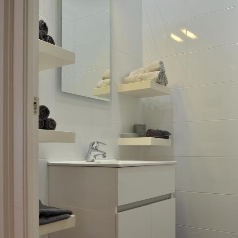 Way to BCN Casa Rovira - Two-Bedroom Apartment - 30