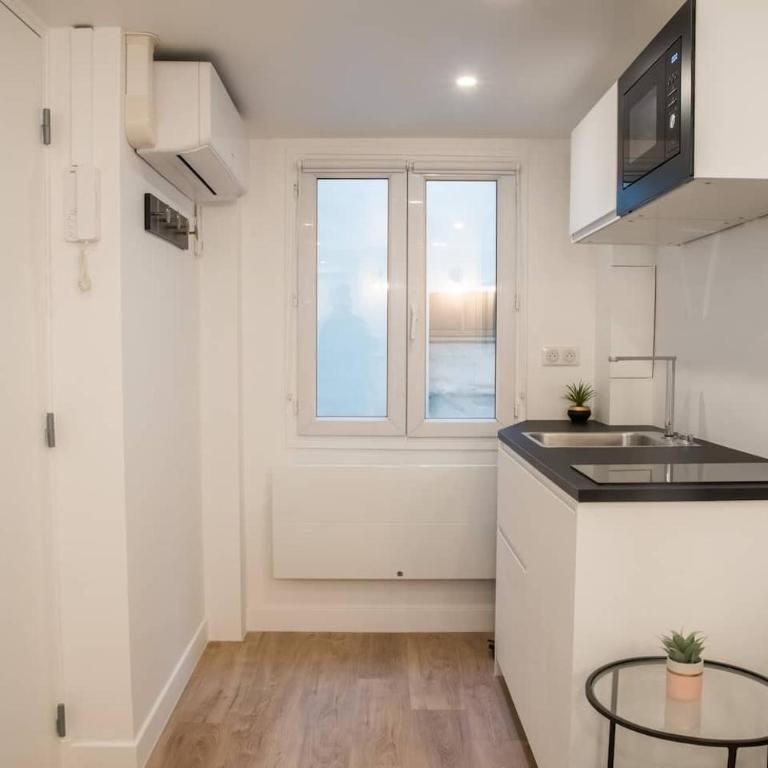 T2 à Paris Centre Smart TV, Nespresso, WIFI - One-Bedroom Apartment - 3