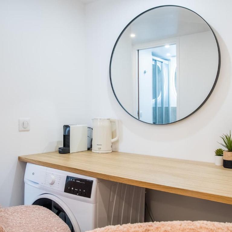 T2 à Paris Centre Smart TV, Nespresso, WIFI - One-Bedroom Apartment - 8