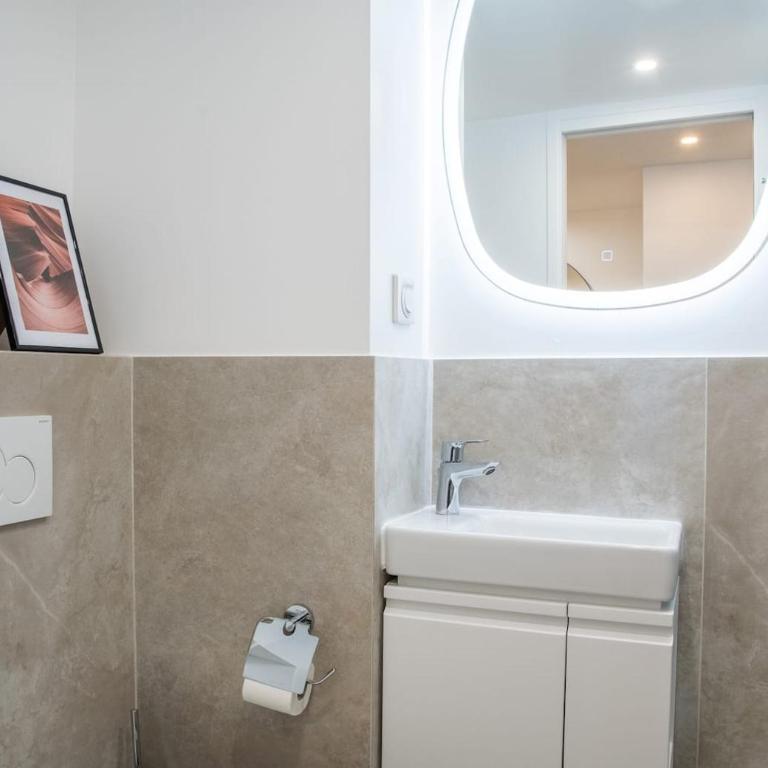 T2 à Paris Centre Smart TV, Nespresso, WIFI - One-Bedroom Apartment - 10