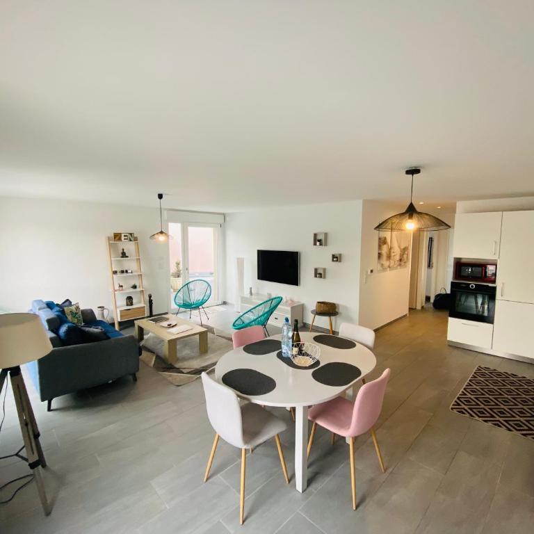 Appartement Orchidées proche centre Ville - Two-Bedroom Apartment - 8