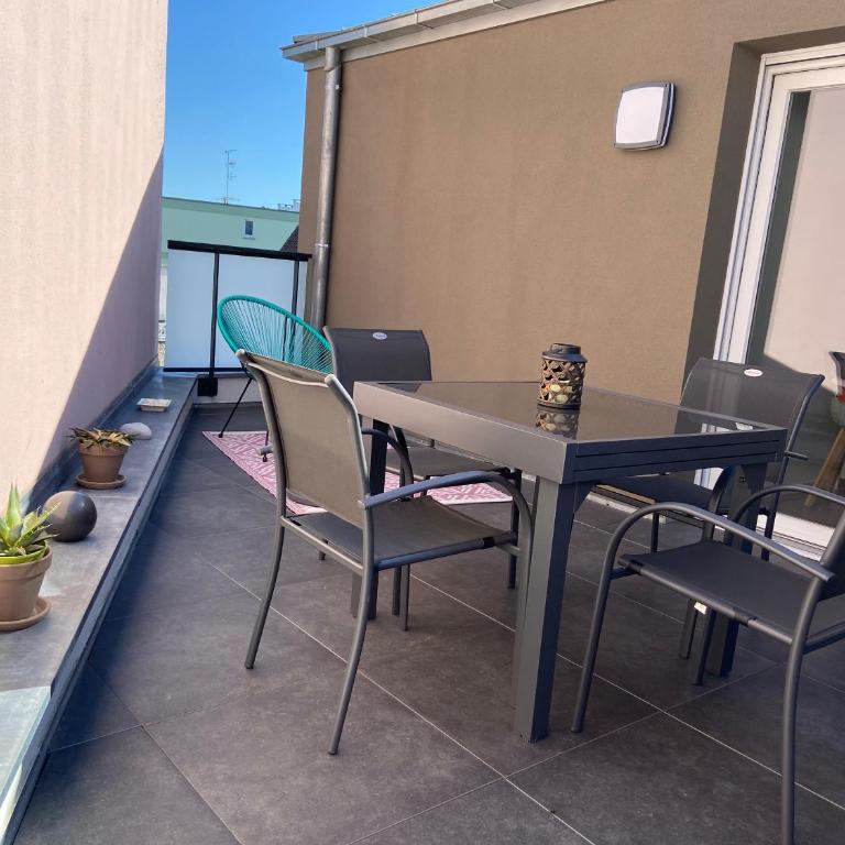 Appartement Orchidées proche centre Ville - Two-Bedroom Apartment - 15