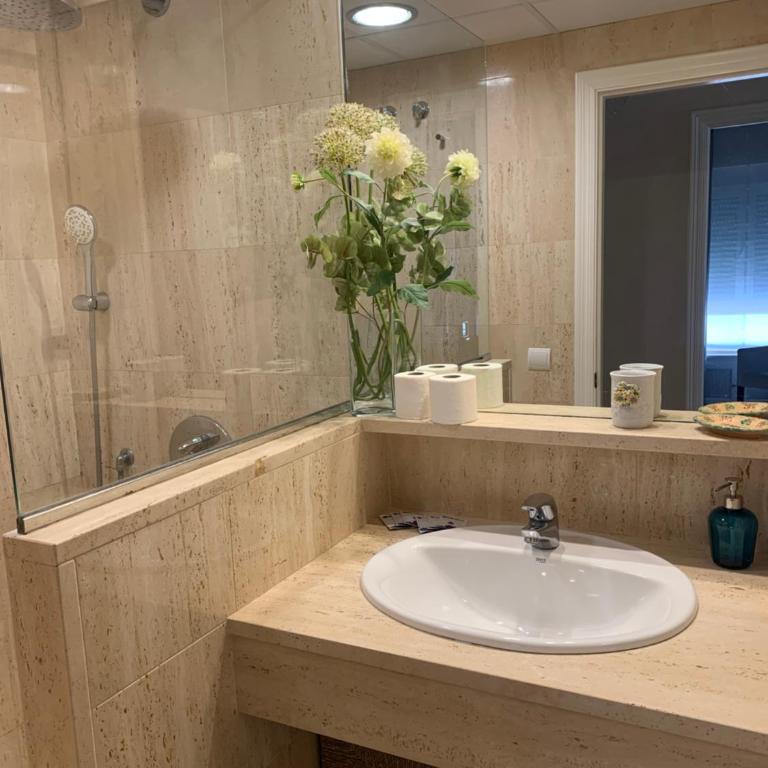 Hidden Gem Playa Helios con Ascensor & Parking - Apartamento - 22
