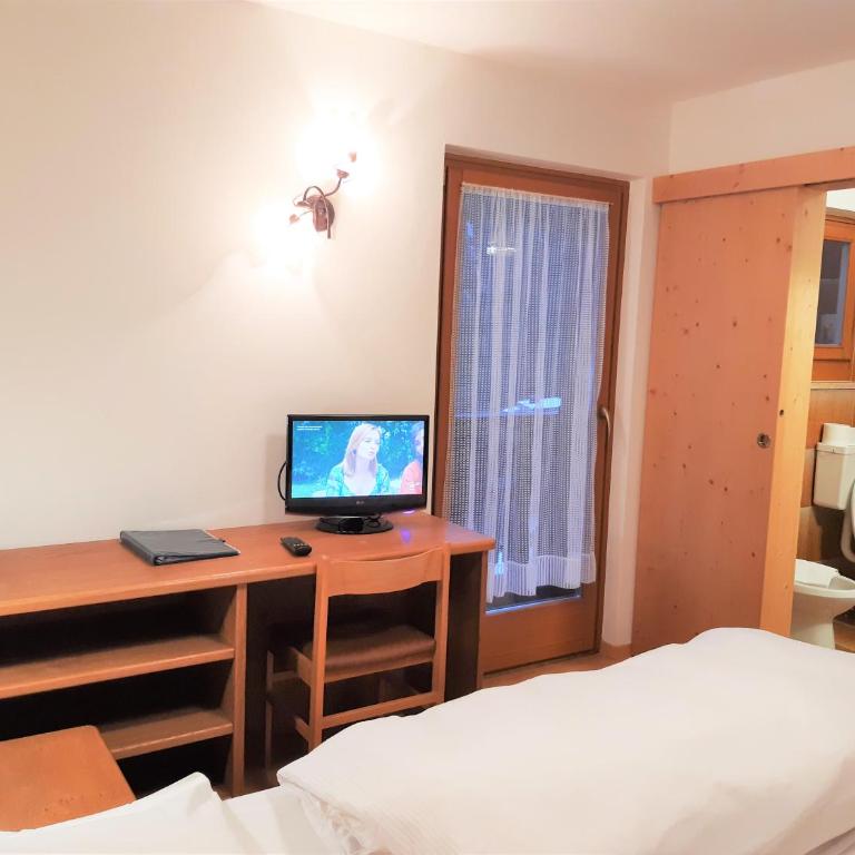 Albergo Arnica - Camera Matrimoniale/Doppia con Letti Singoli - 2
