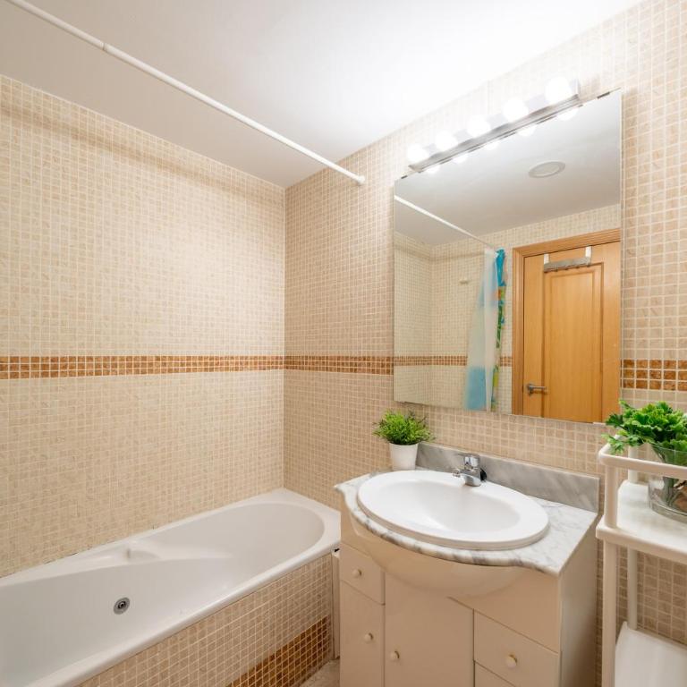 Apartamento con vistas al mar en Manilva Playa - Apartamento - 7