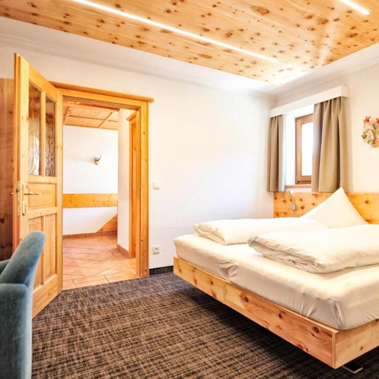 Apart Gabriele Pure Alpin Style St Anton - Mountain Hideaway with Sommercard premium & Dog Love, fully electronic - Apartment mit 1 Schlafzimmer, Balkon und Bergblick - 1