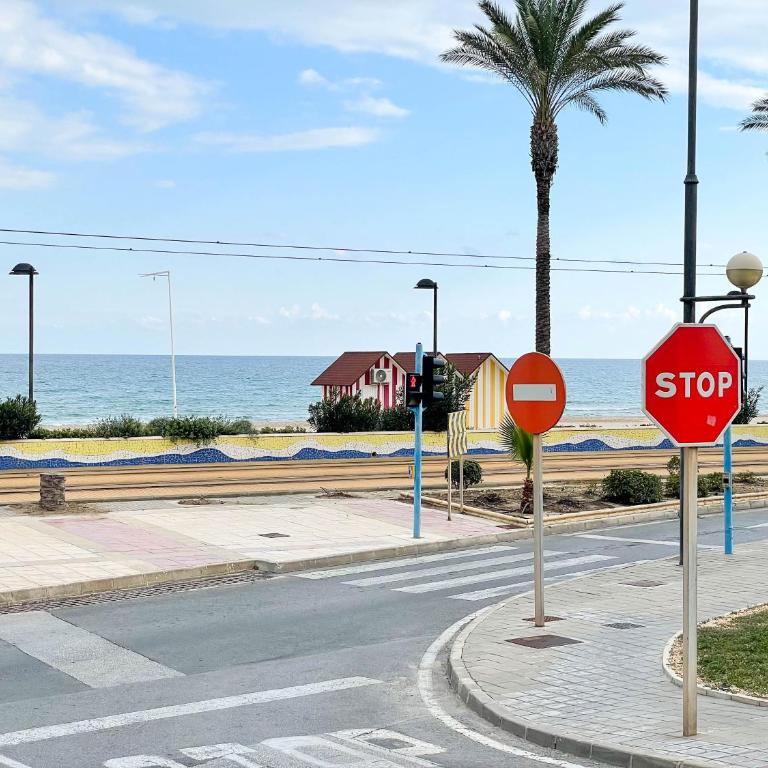 Apartamento con gran patio a 1 min de la playa - Apartamento de 2 dormitorios - 27