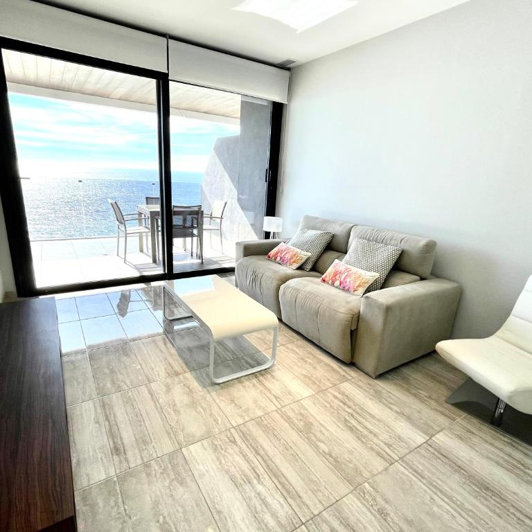 Exclusive Apartments on the first line of Benidorm Mar y Sol - Three-Bedroom Apartment - 14