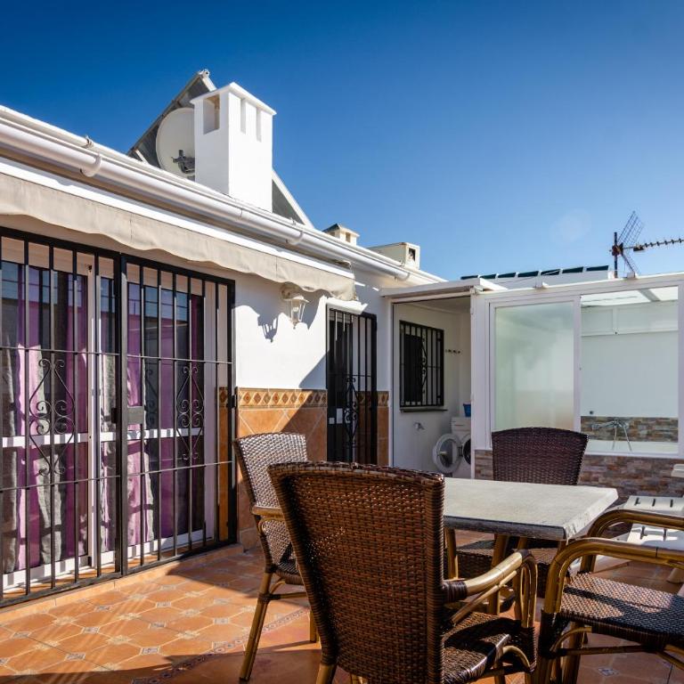 Hostal Boutique Luna de Nerja OLIVE OIL FREE DEGUSTATION & SALE - Apartamento con terraza - 2