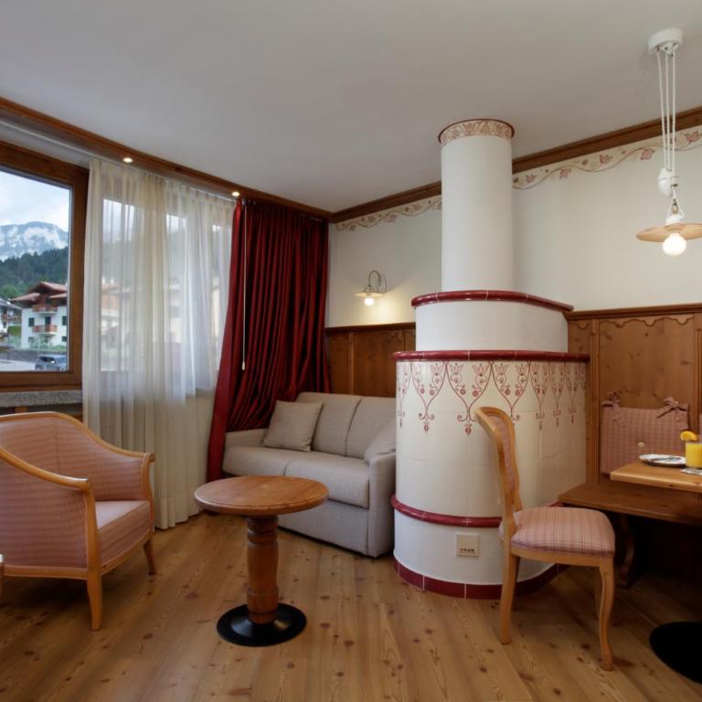 Tevini Dolomites Charming Hotel - Suite con Balcone - 4
