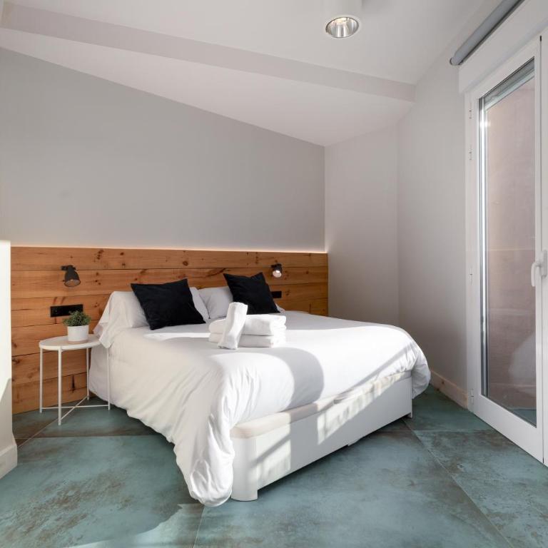 Your home at Valencia, Marina Real - Three-Bedroom Apartment - 4