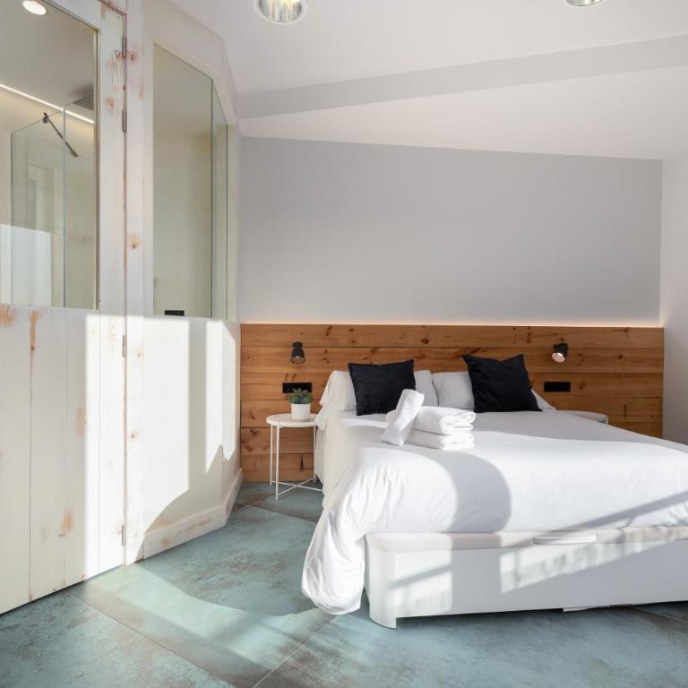 Your home at Valencia, Marina Real - Three-Bedroom Apartment - 3