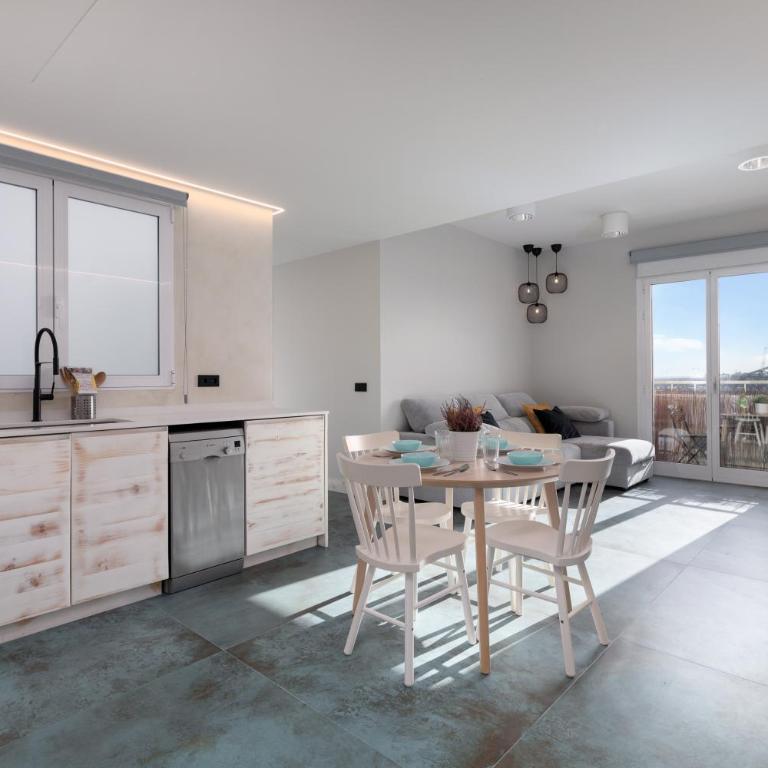 Your home at Valencia, Marina Real - Three-Bedroom Apartment - 22
