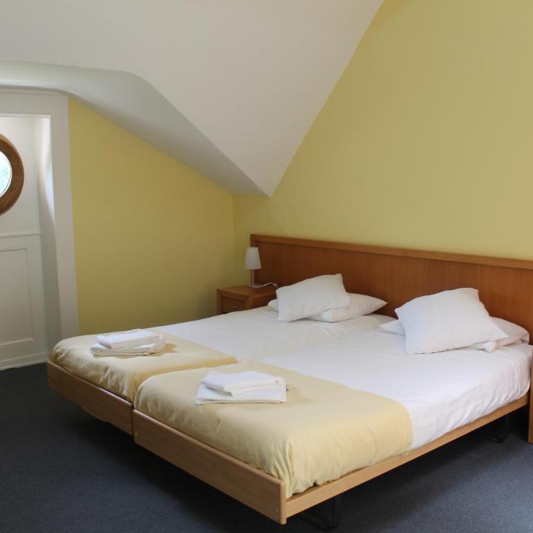Hotel Le Cénacle - Chambre Lits Jumeaux avec Salle de Bains Commune - Vue sur Parc - 5