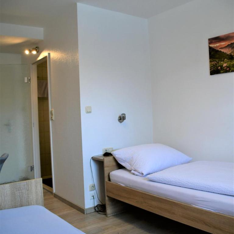 Haus am Bach - Kleines Zweibettzimmer - 10
