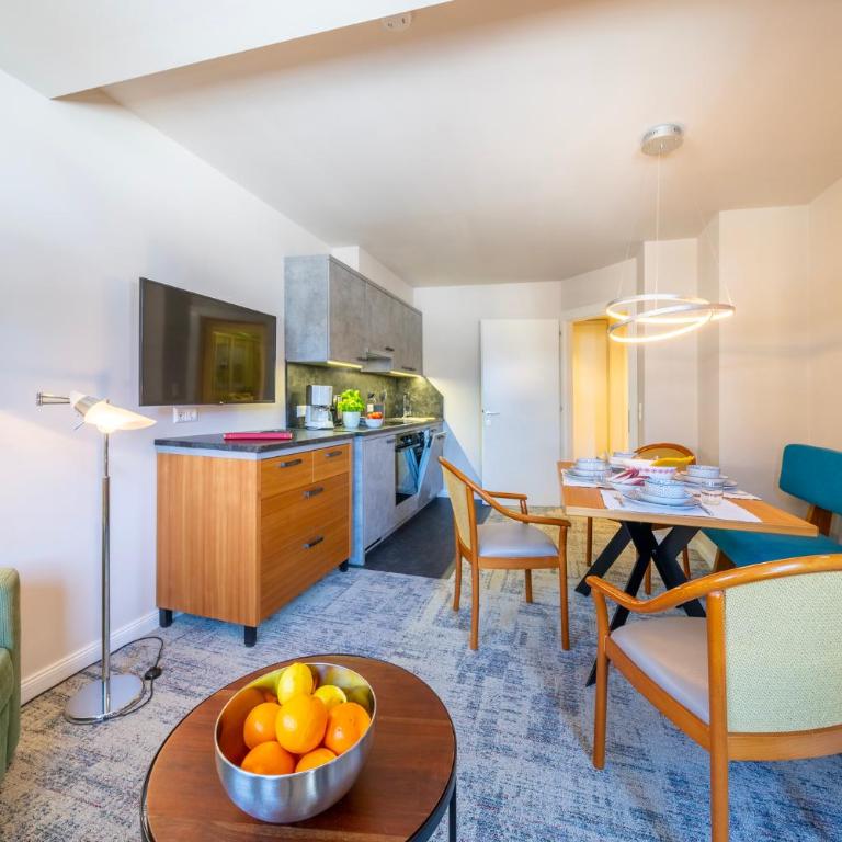 Gästehaus Schusser an der Therme, Frühstück, Doppelzimmer und Ferienwohnung - Apartment mit 1 Schlafzimmer - 19