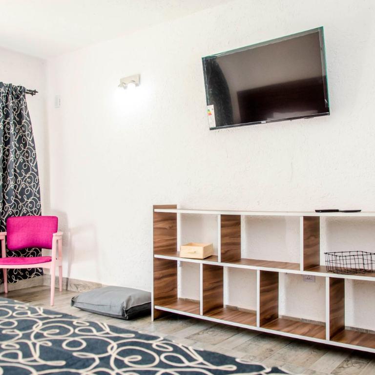 La Reina Hotel - Habitación Cuádruple con baño - 6