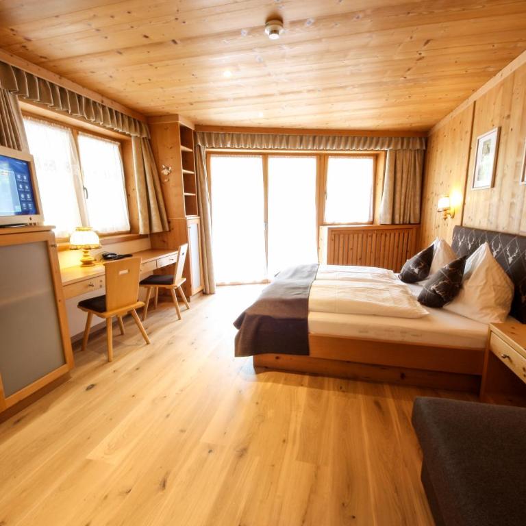Hike & Bike, Wellness & Ski Guesthouse TALHEIMER since 1958 inklusive Therme TAUERN SPA & Jokercard - Junior Suite mit Balkon - 7