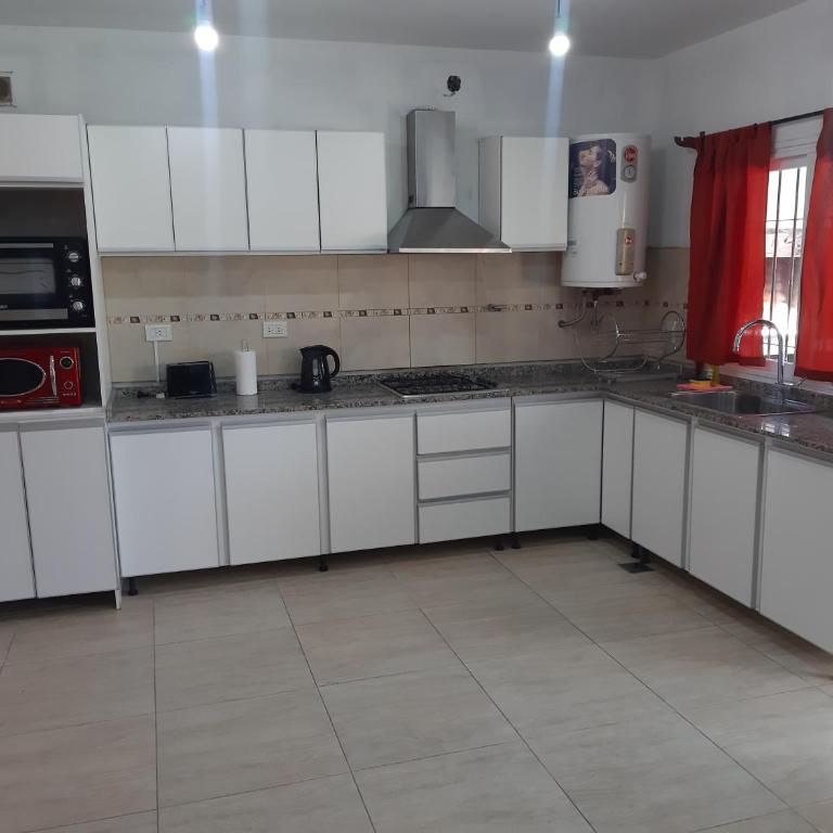 Casa con Piscina en Vistalba para 8 personas - Three-Bedroom House - 8