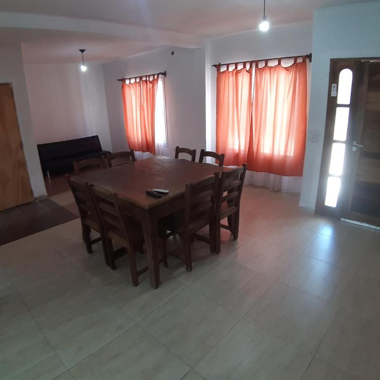 Casa con Piscina en Vistalba para 8 personas - Three-Bedroom House - 20